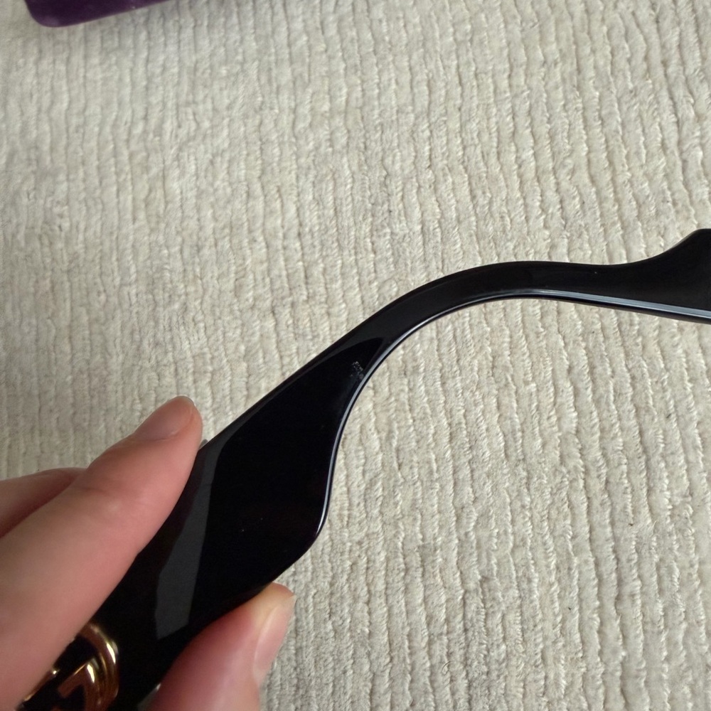 Gucci GG0517S Oval Sunglasses - Picture 7 of 7